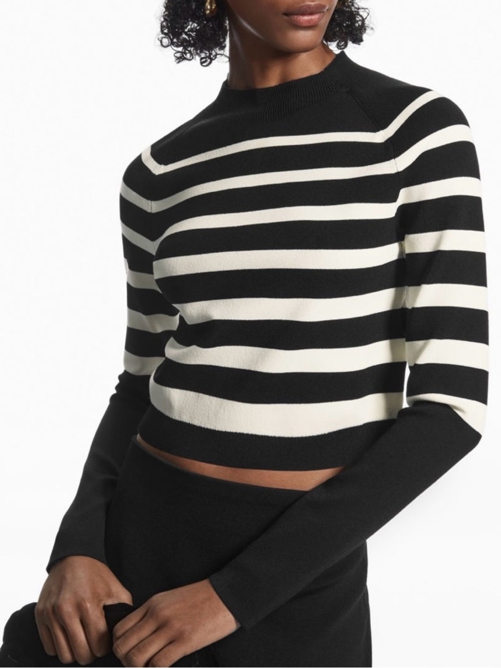 COS
Cropped Knitted Mock Neck
Top Sweater